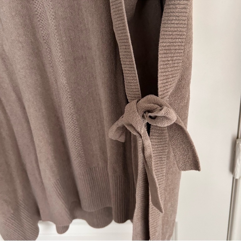 Barefoot Dreams Cozy Chic Hi Lo Poncho with Side Tie - Picture 6 of 10